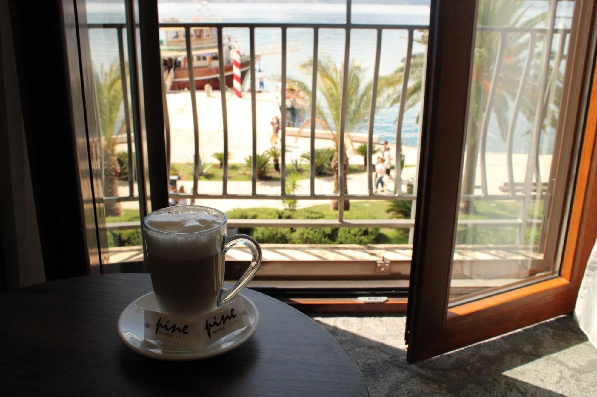 Hotel Pine Tivat Exterior foto