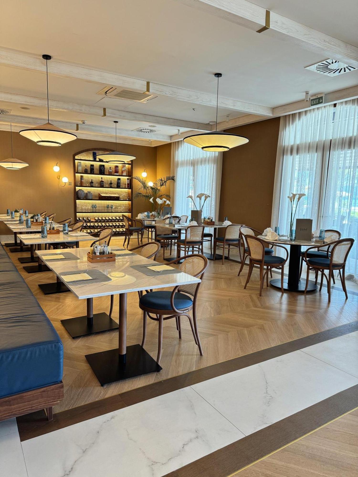 Hotel Pine Tivat Exterior foto